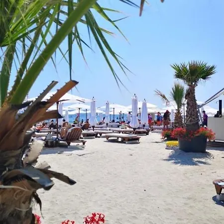 White Tower 306 Studio * Mamaia