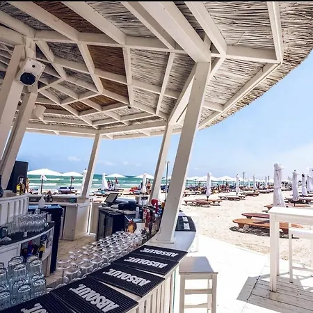 White Tower 306 Studio * Mamaia